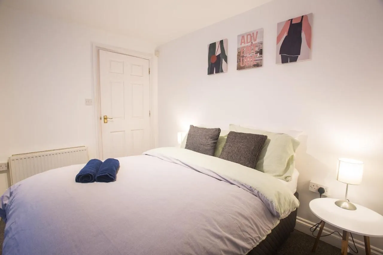 Flat 1, 4 Warden Rd Apartment Bristol 0*,